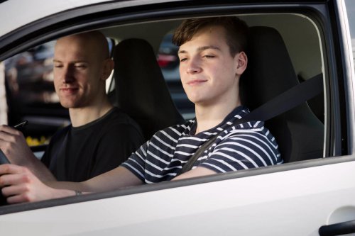 La DGT lo hace oficial: en España se podrá conducir un coche con 17 años si se cumple un requisito muy específico