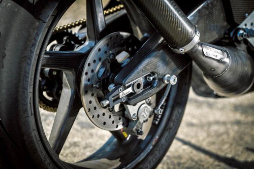 約100kgの2ストVツイン?カーボンモノコックの怪物「VINS DUECINQUANTA」とは?