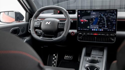 Hyundai ha escondido en el IONIQ 3 varias bazas con las que quiere meter en un lío al CUPRA Raval y al ID. Polo