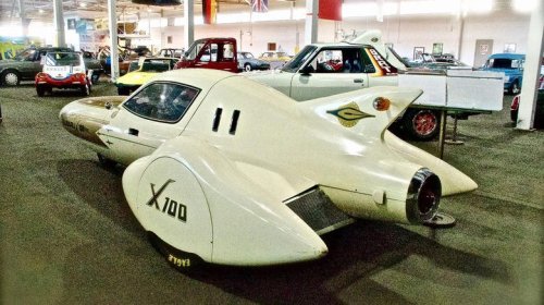 Subaru, The Subaru X-100 was the plane-shaped car designed to cross the US on a single tank of gas