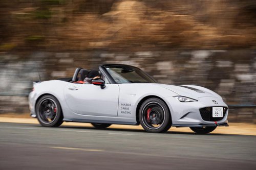 待望の“ソフトトップ×2リッター”は大正解! 1.5リッター車オーナーが感じた「マツダ スピリットレーシング・ロードスター」の衝撃と「12R」の“落とし穴”