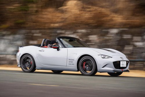 待望の“ソフトトップ×2リッター”は大正解! 1.5リッター車オーナーが感じた「マツダ スピリットレーシング・ロードスター」の衝撃と「12R」の“落とし穴”