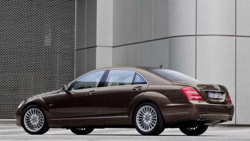 2013 Mercedes-Benz S 600 vs 2026 Nissan Altima: Luxury for Altima prices