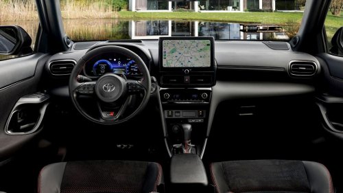 「派手さより燃費」を選んだトヨタの判断は正しかったのか…ヤリスクロス改良型が問いかけるSUVの本質