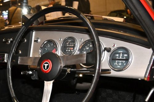 トヨタが仕上げたピカピカの「S800」に遭遇! もしも買うならいくらくらい?