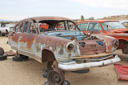 Las joyas del depósito de chatarra Valley Auto Wrecking en Thatcher, Arizona