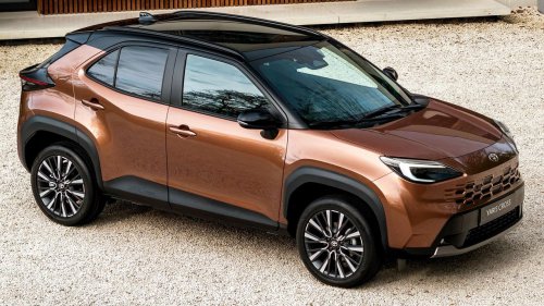 「派手さより燃費」を選んだトヨタの判断は正しかったのか…ヤリスクロス改良型が問いかけるSUVの本質