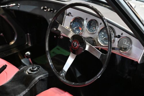 トヨタが仕上げたピカピカの「S800」に遭遇! もしも買うならいくらくらい?