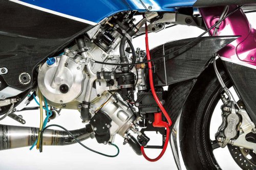 約100kgの2ストVツイン?カーボンモノコックの怪物「VINS DUECINQUANTA」とは?