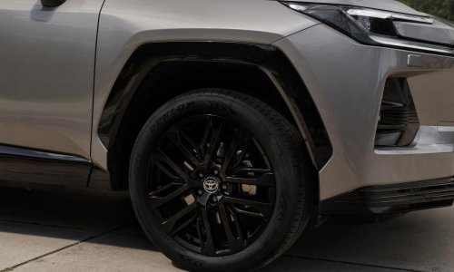 Toyota, Es y seguirá siendo híbrido: Toyota descarta una versión 100% eléctrica de su mejor SUV y refuerza su apuesta híbrida