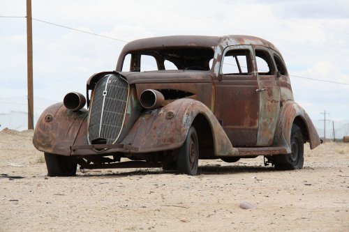 Las joyas del depósito de chatarra Valley Auto Wrecking en Thatcher, Arizona