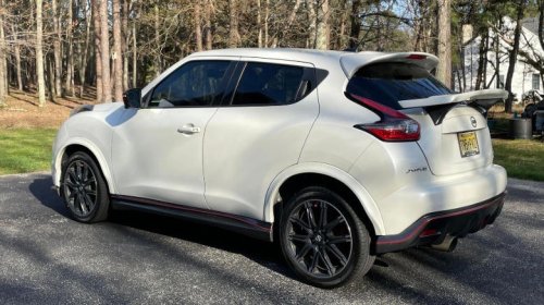 Nissan, Nissan Juke, Choose joy with this Nissan Juke Nismo RS that even has a manual transmission