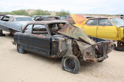 Las joyas del depósito de chatarra Valley Auto Wrecking en Thatcher, Arizona