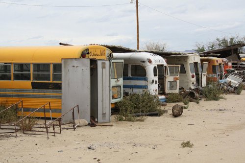 Las joyas del depósito de chatarra Valley Auto Wrecking en Thatcher, Arizona