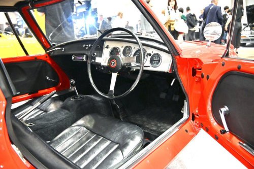 トヨタが仕上げたピカピカの「S800」に遭遇! もしも買うならいくらくらい?