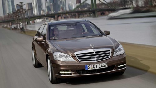 2013 Mercedes-Benz S 600 vs 2026 Nissan Altima: Luxury for Altima prices