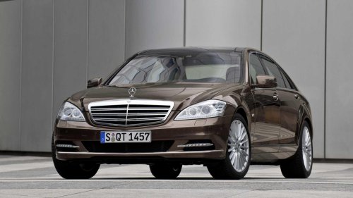 2013 Mercedes-Benz S 600 vs 2026 Nissan Altima: Luxury for Altima prices