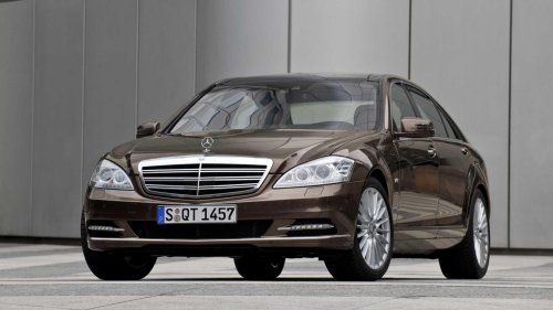 Mercedes-Benz, Nissan, Nissan Altima, 2013 Mercedes-Benz S 600 vs 2026 Nissan Altima: Luxury for Altima prices