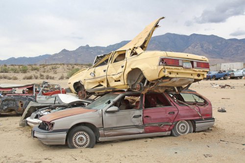 Las joyas del depósito de chatarra Valley Auto Wrecking en Thatcher, Arizona