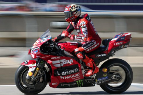 Álex Márquez defiende a Marc Márquez ante la crisis de Ducati frente a Aprilia: 