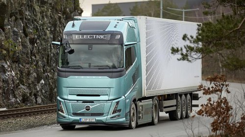 Volvo refreshes electric semi lineup, targets up to 435-mile range