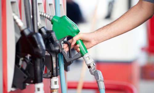 El país donde llenar el depósito cuesta menos que una botella de agua