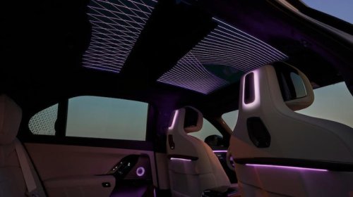 BMW's 7 series facelift looks better outside, but I can't get over the new interior