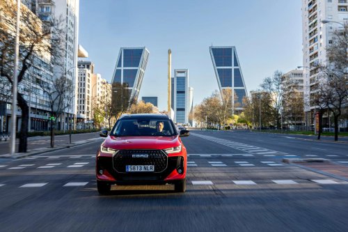 Probamos el Ebro que anuncia 900 km de autonomía: el SUV híbrido que temen Hyundai y Toyota