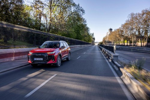 Probamos el Ebro que anuncia 900 km de autonomía: el SUV híbrido que temen Hyundai y Toyota