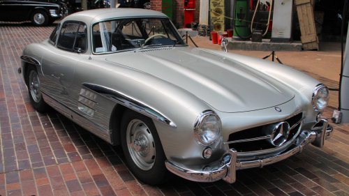 10 cars with timeless styling &amp; 10 that looked dated way too fast