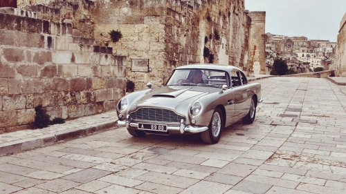 10 cars with timeless styling &amp; 10 that looked dated way too fast