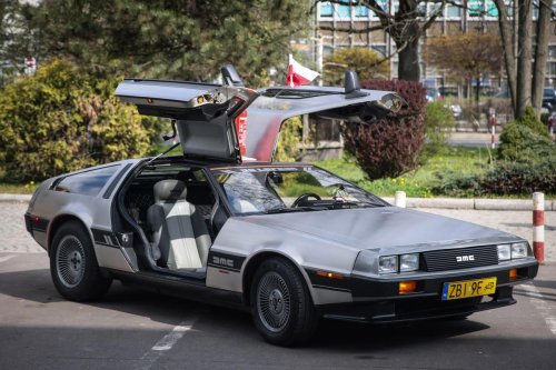 These are the coolest cars from the 1980s that we still can't get enough of