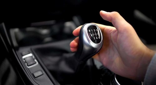 Solo los mejores conductores frenan de esta forma: ayuda a ahorrar gasolina y mantener el control del coche