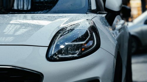 20 hidden features in new cars most drivers don’t know about