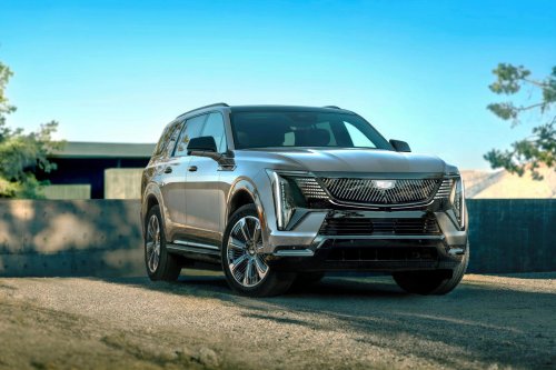 GM, GM hits pause on electric truck plans