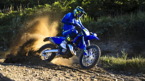These 7 brand new motorcycles still haven't made the switch from carbs to fuel injection