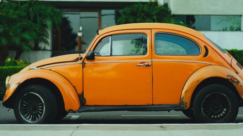 20 hidden features in new cars most drivers don’t know about