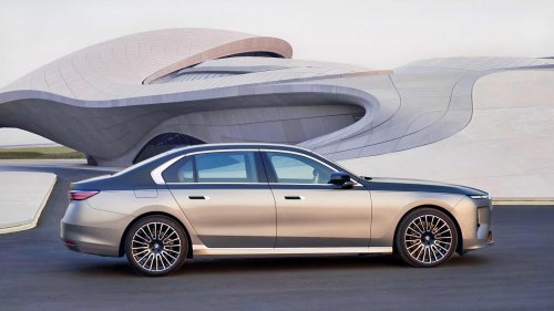 BMW unveils redesigned 7 series sedan with updated tech, power, and design