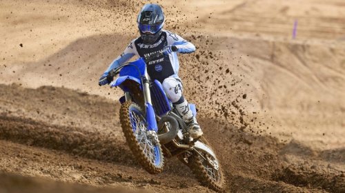 These 7 brand new motorcycles still haven't made the switch from carbs to fuel injection