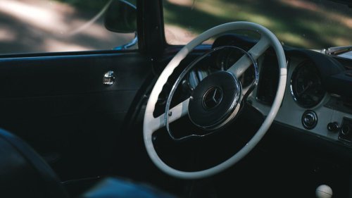 20 hidden features in new cars most drivers don’t know about