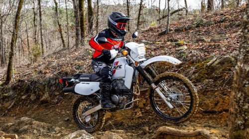 These 7 brand new motorcycles still haven't made the switch from carbs to fuel injection