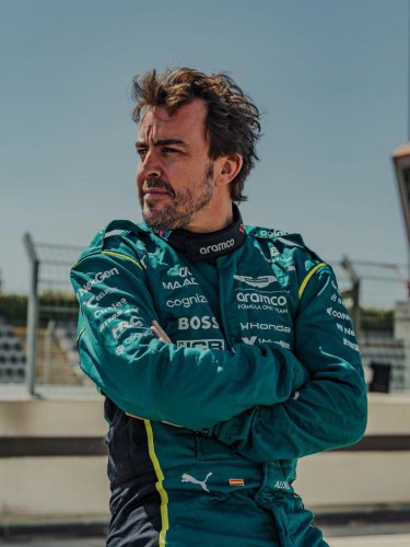 Aparecen nuevas imágenes de Fernando Alonso con la versión más especial del Aston Martin Valkyrie