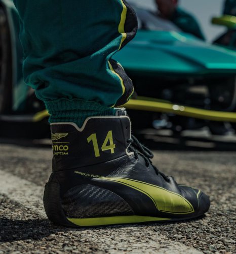 Aparecen nuevas imágenes de Fernando Alonso con la versión más especial del Aston Martin Valkyrie