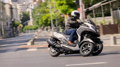 Yamaha Tricity 300 2026: equilibrio inteligente