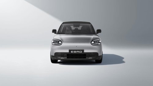 Ebro anuncia un eléctrico urbano basado en el Chery QQ3, del tamaño de un MG4 y fabricado en España
