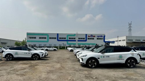 China pauses all self-driving permits after outage
