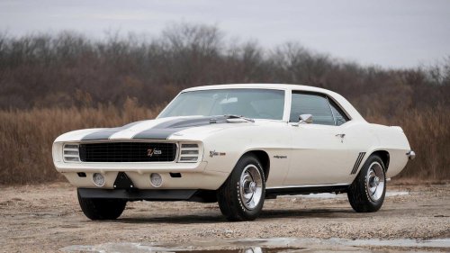Chevrolet, Chevrolet Camaro, 1967 Chevrolet Camaro Z/28: Highest-revving muscle car