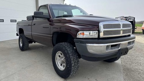 9 wild engine packages that made '90s pickup trucks legendary