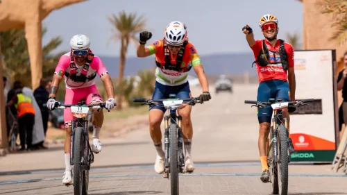 Dani Moreno gana en la Titan Desert con la bicicleta que le consiguió Maté