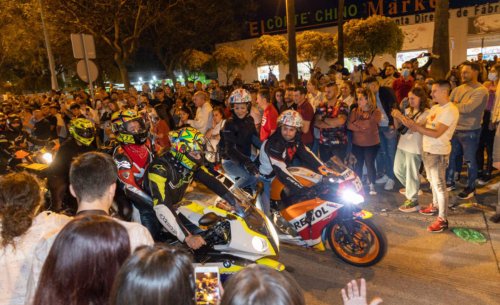 El gesto inesperado que ha encendido las redes en pleno fin de semana de motos